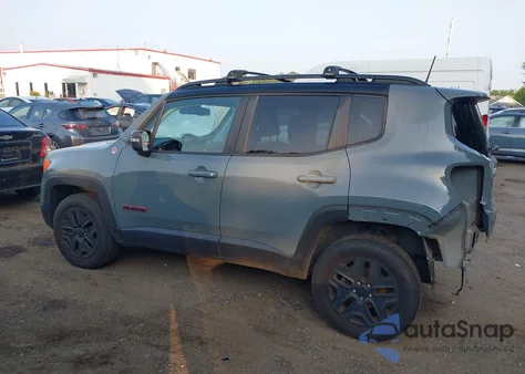 2018 Jeep Renegade Trailhawk 4X4 из США, поврежденный, VIN ZACCJBCB9JPH10531